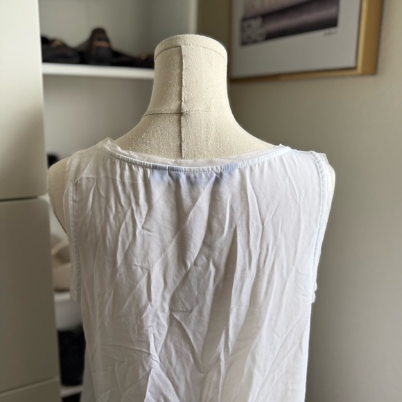 Simply Vera Vera Wang White Embellished Elegant Relaxed Fit Tank Top Size Medium - Picture 7 of 7